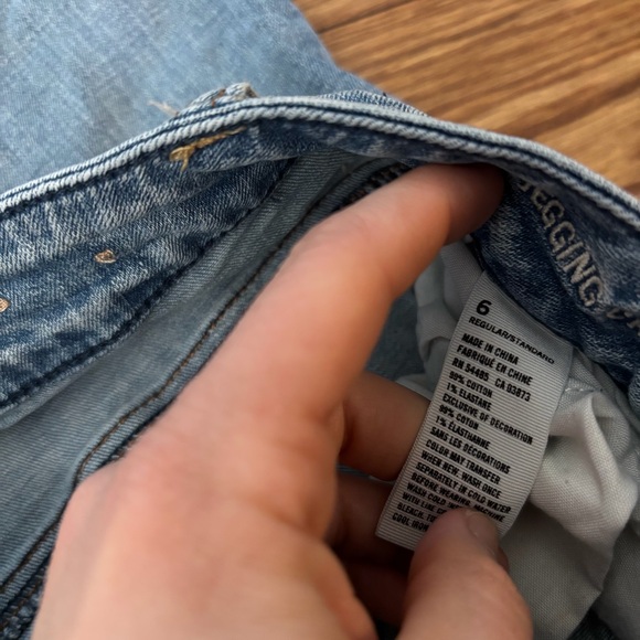 American Eagle Outfitters Light Blue Distressed High Rise Jegging Jeans - Picture 4 of 6